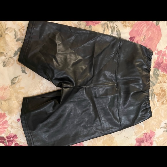 Wilfred Free leather short - Picture 3 of 4